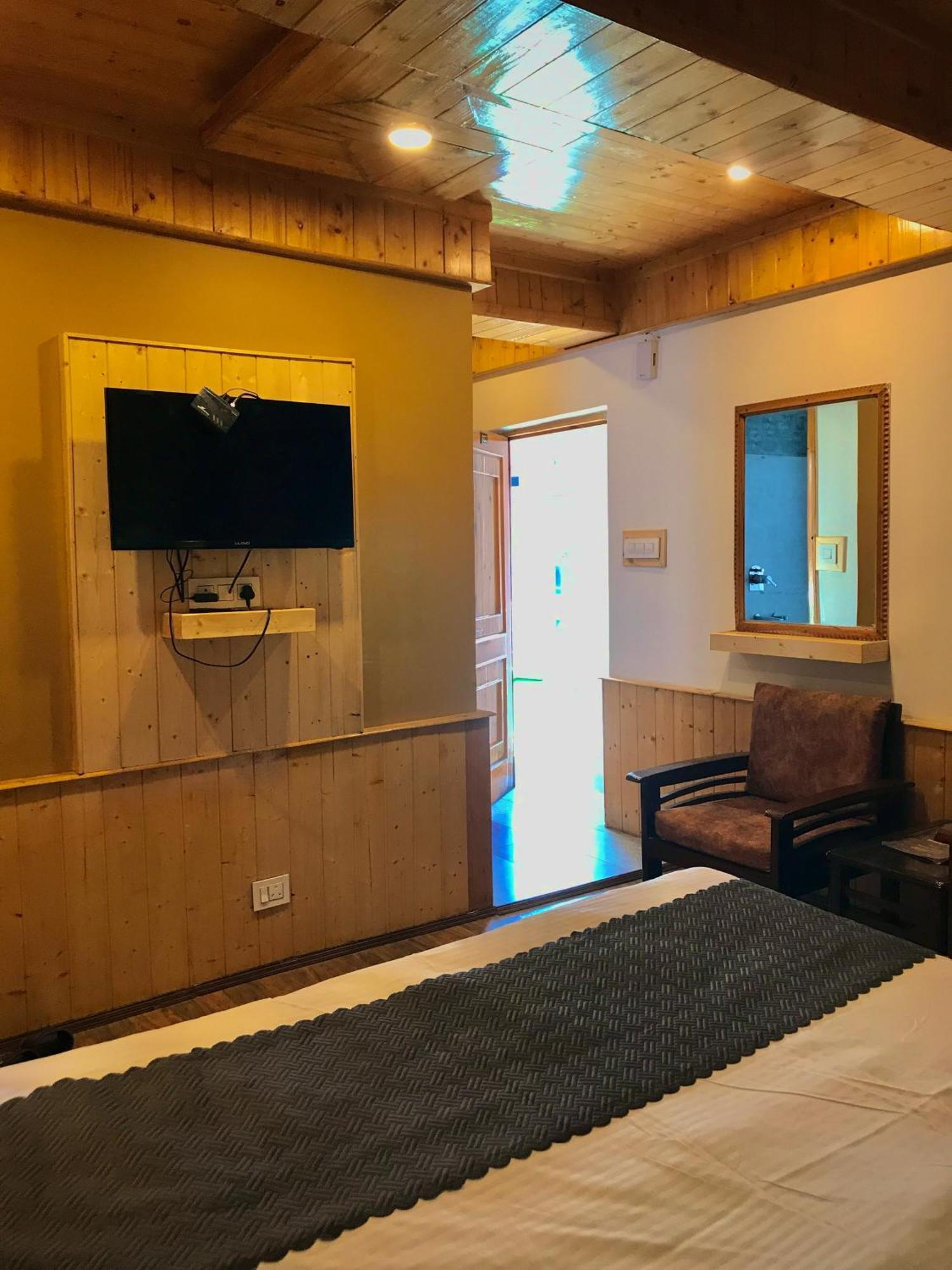 The Avenue Hotel , Manali A River Side Hotel 외부 사진