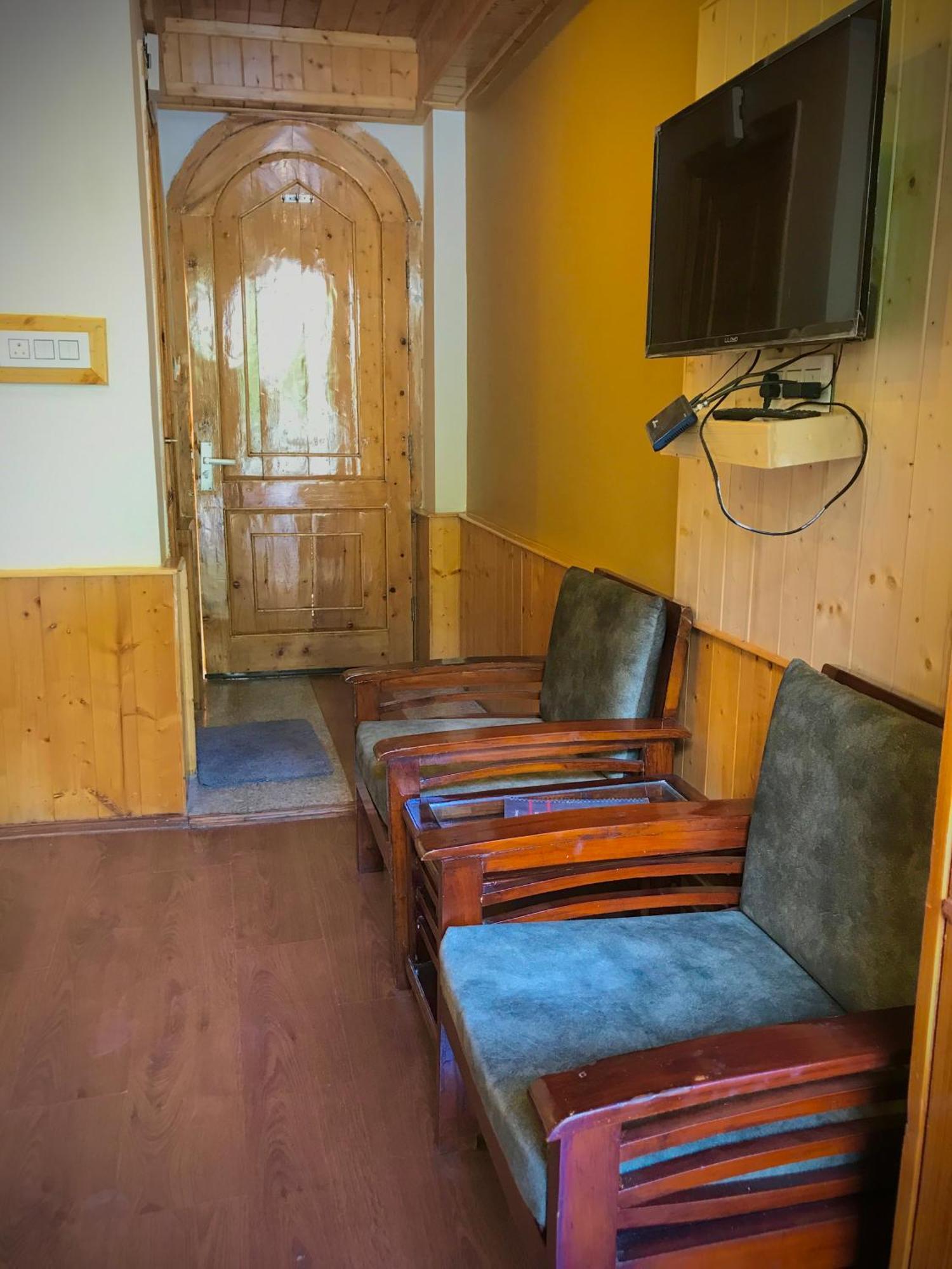 The Avenue Hotel , Manali A River Side Hotel 외부 사진
