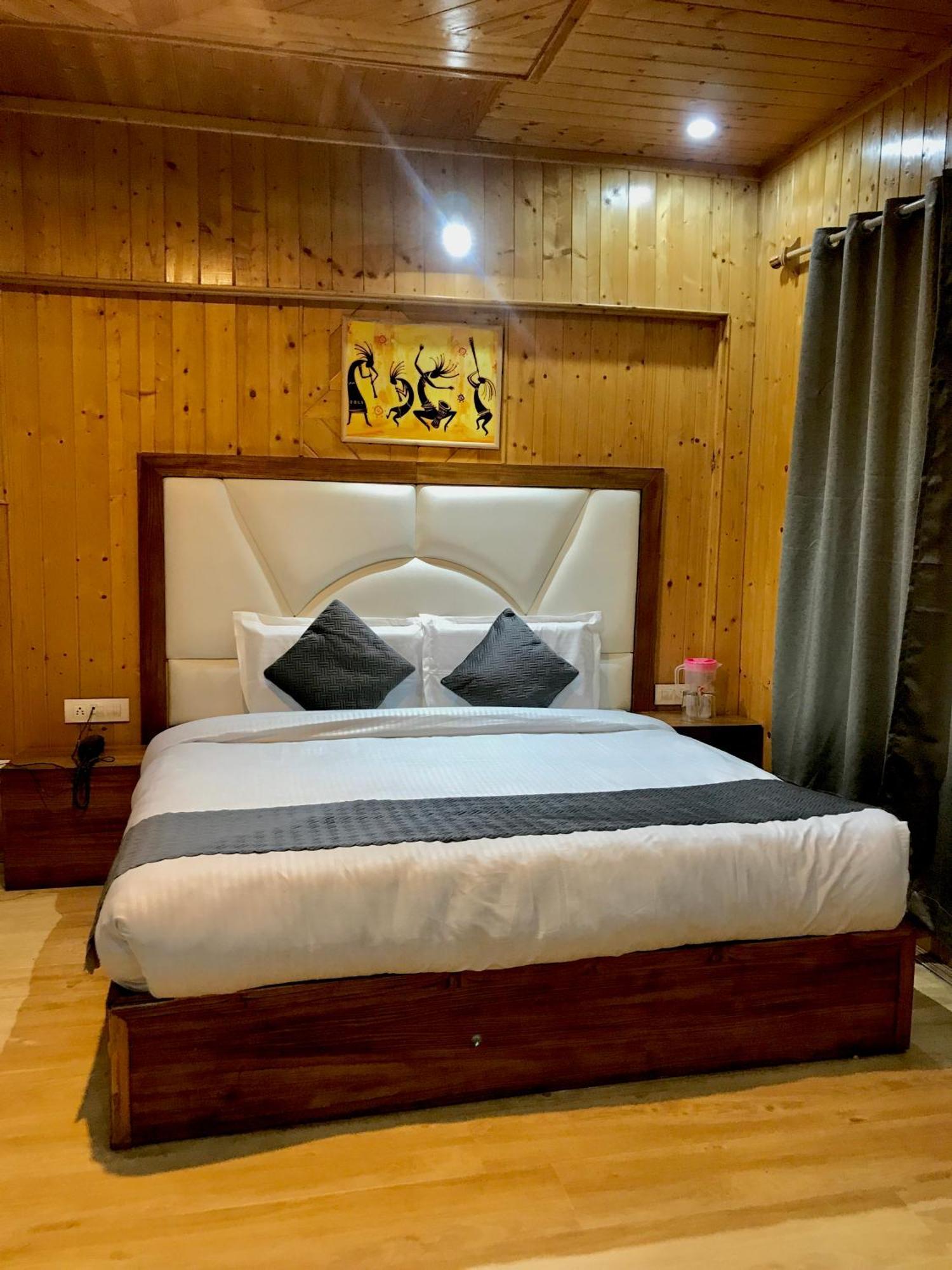The Avenue Hotel , Manali A River Side Hotel 외부 사진