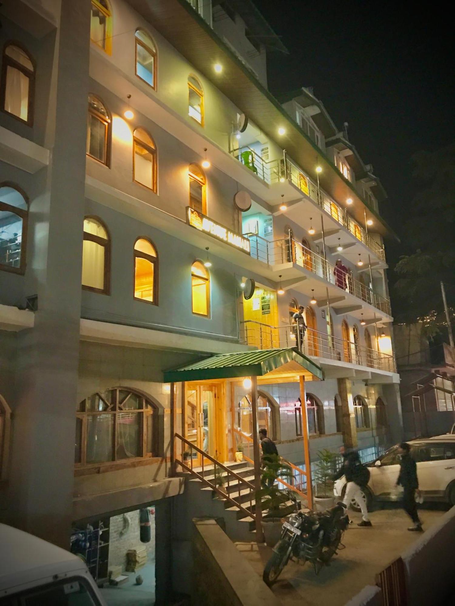 The Avenue Hotel , Manali A River Side Hotel 외부 사진