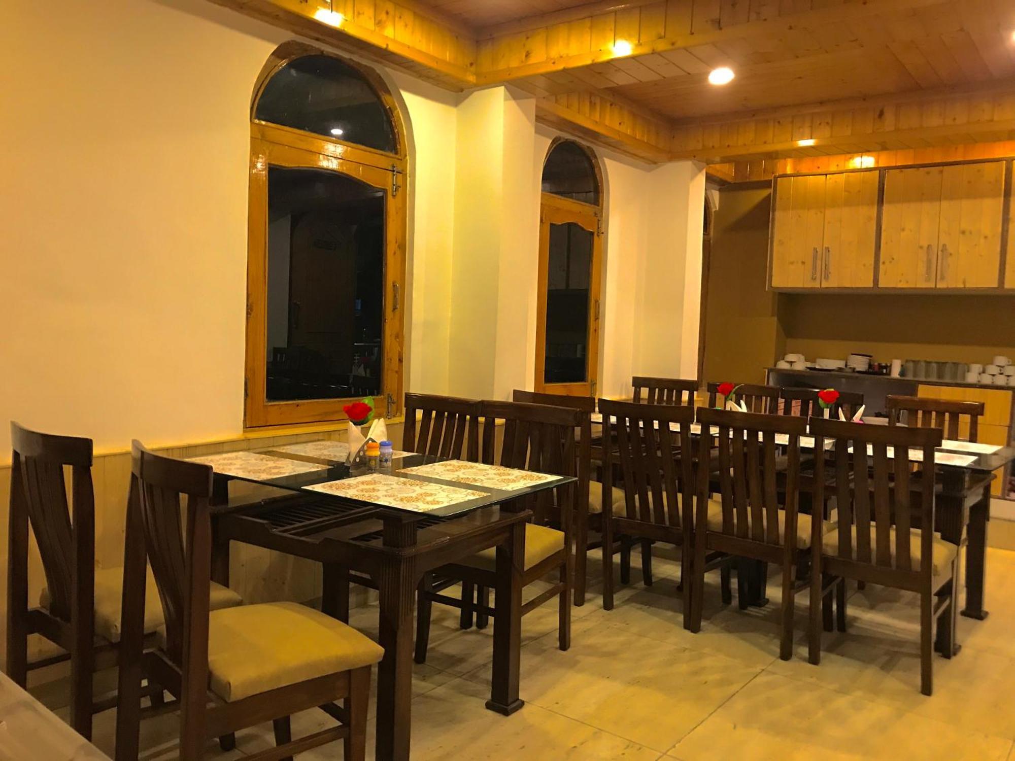 The Avenue Hotel , Manali A River Side Hotel 외부 사진