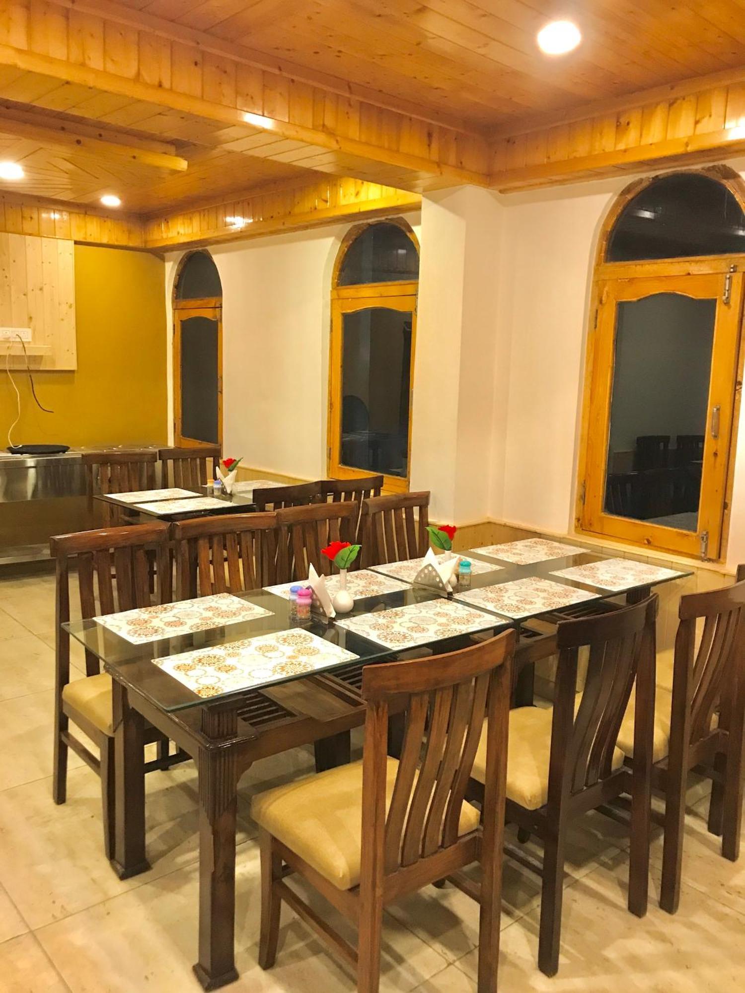 The Avenue Hotel , Manali A River Side Hotel 외부 사진