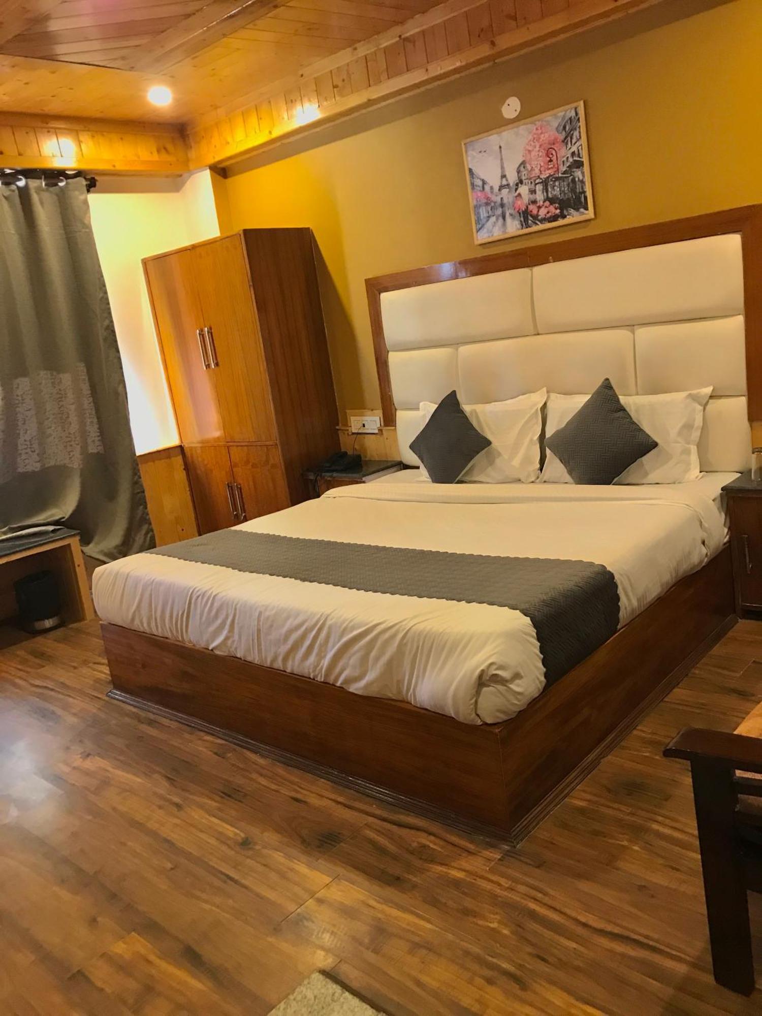 The Avenue Hotel , Manali A River Side Hotel 외부 사진